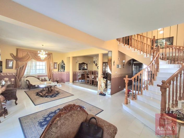 Image No.5-5 Bed Villa for sale