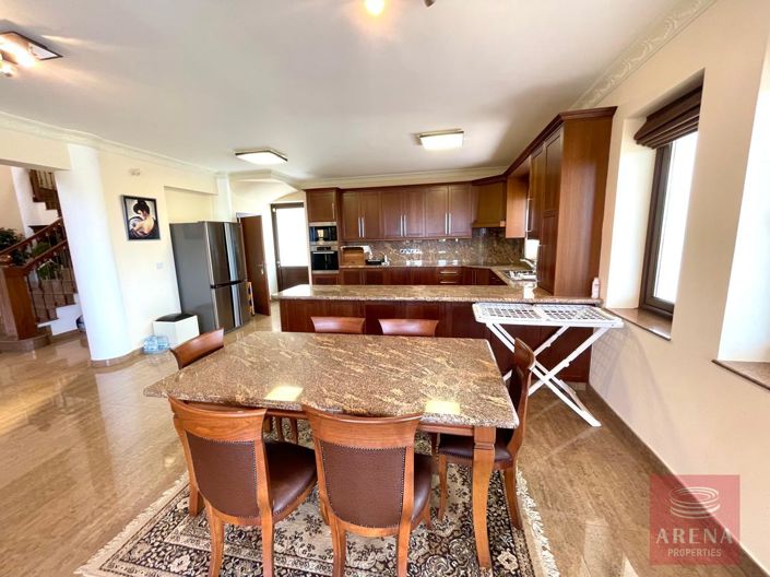 Image No.16-Villa de 5 chambres à vendre à Famagusta