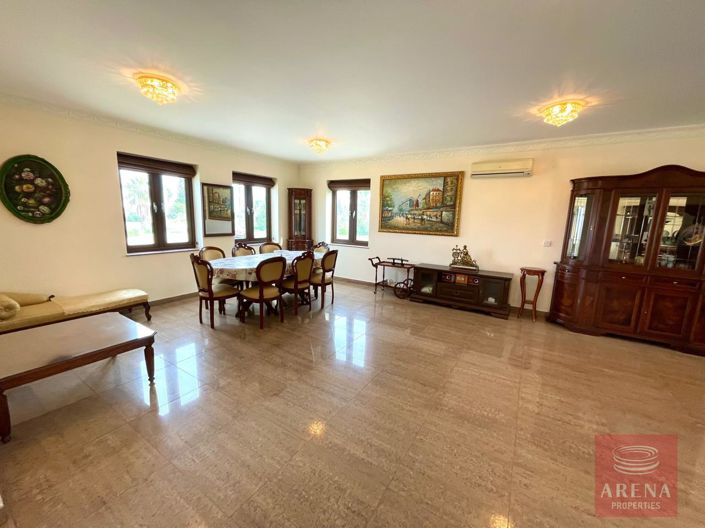 Image No.18-Villa de 5 chambres à vendre à Famagusta