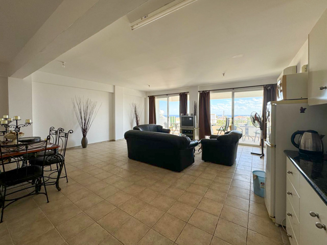 Image No.1-4 Bed Apartment for sale