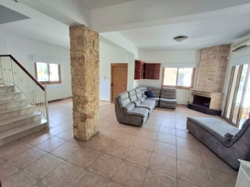 1-5-bed-villa-oroklini-9358-11