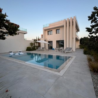 Image No.1-3 Bed Villa for sale