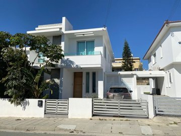 1-villa-in-livadia-9395-1