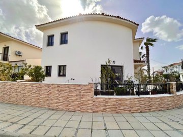 2-4-bed-villa-in-livadia-9442