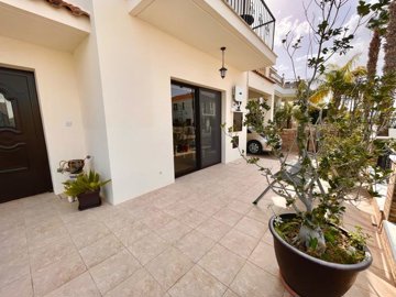 5-4-bed-villa-in-livadia-9442