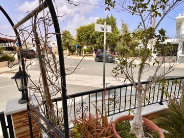9-4-bed-villa-in-livadia-9442