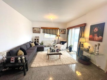 12-4-bed-villa-aradippou-9443