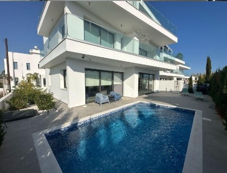 Image No.1-Villa de 4 chambres à vendre à Larnaca