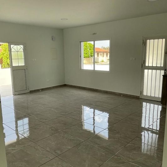 Image No.2-Bungalow de 3 chambres à vendre à Larnaca