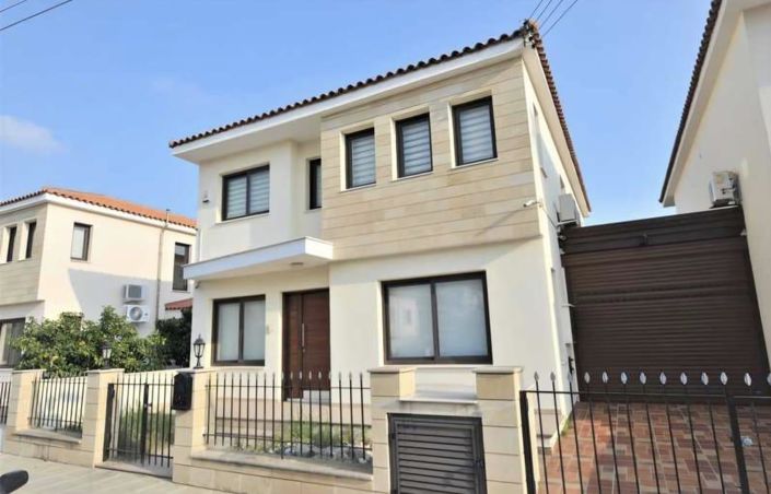 Image No.1-Villa de 4 chambres à vendre à Larnaca