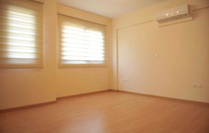 Image No.5-Villa de 4 chambres à vendre à Larnaca