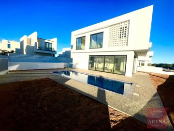 1-villa-in-pernera-8731