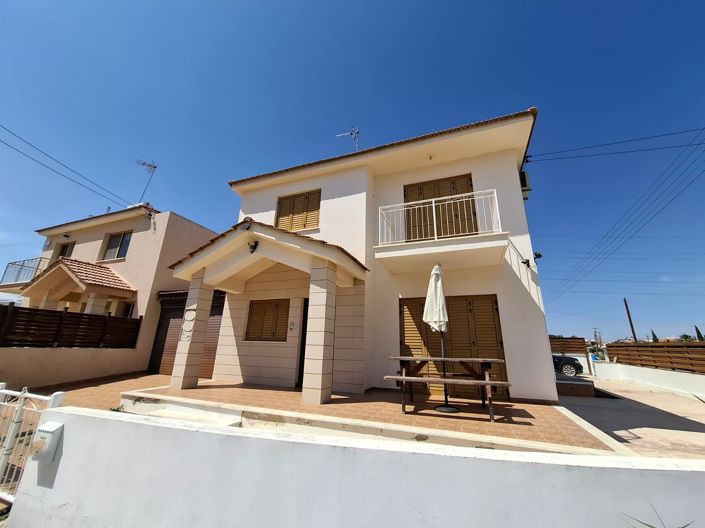 Image No.1-Villa de 4 chambres à vendre à Larnaca