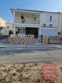 1-1-villa-in-oroklini-8421
