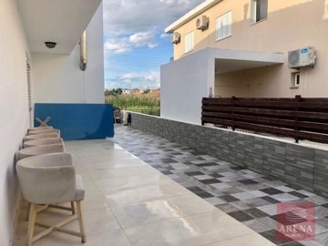 3-villa-in-oroklini-8421