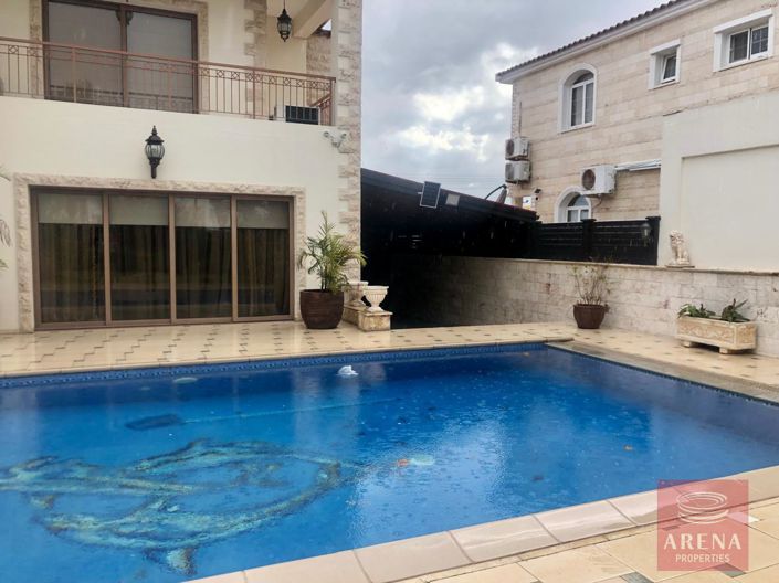 Image No.3-Villa de 6 chambres à vendre à Larnaca