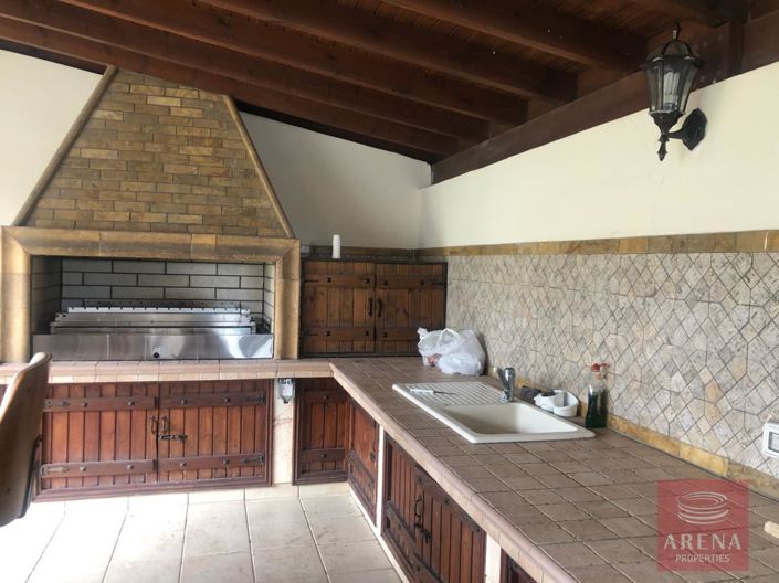 Image No.5-Villa de 6 chambres à vendre à Larnaca