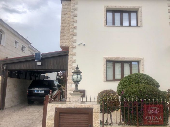 Image No.8-Villa de 6 chambres à vendre à Larnaca