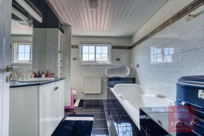 Image No.20-4 Bed Villa for sale