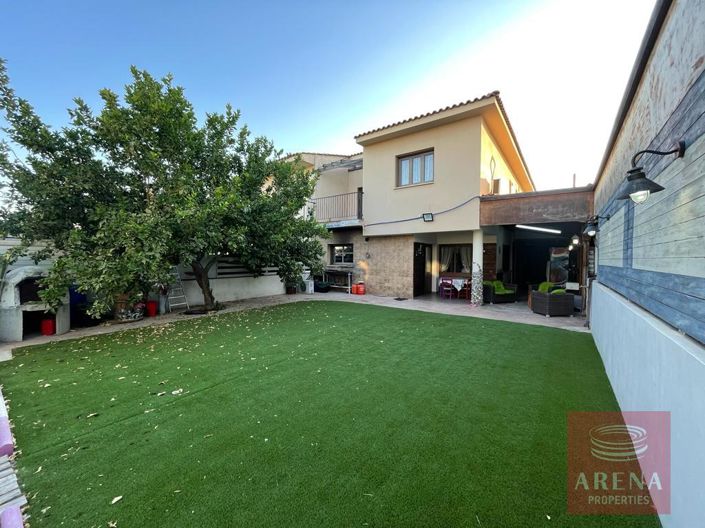 Image No.1-4 Bed Villa for sale