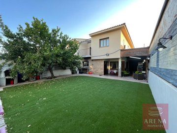 30-4-bed-villa-aradippou-7457