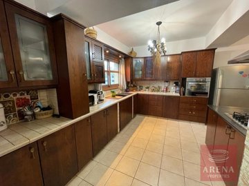 10-4-bed-villa-aradippou-7457