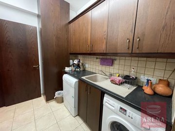 13-4-bed-villa-aradippou-7457