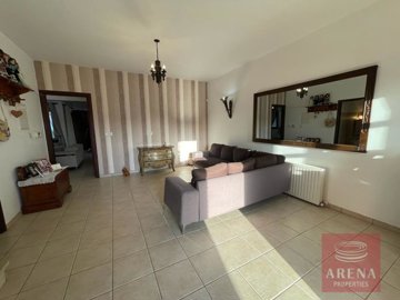 2-4-bed-villa-aradippou-7457