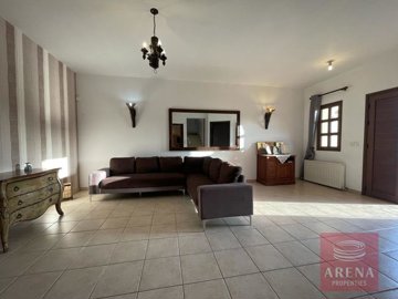 3-4-bed-villa-aradippou-7457