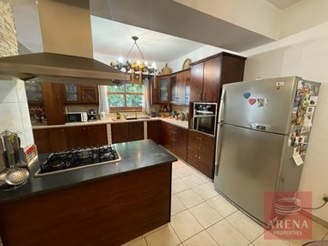 8-4-bed-villa-aradippou-7457