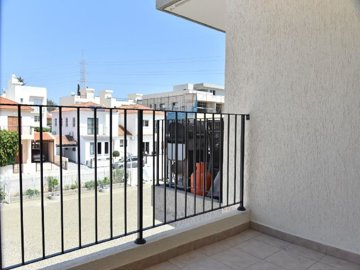 1-1-bed-apt-in-oroklini-9692-2