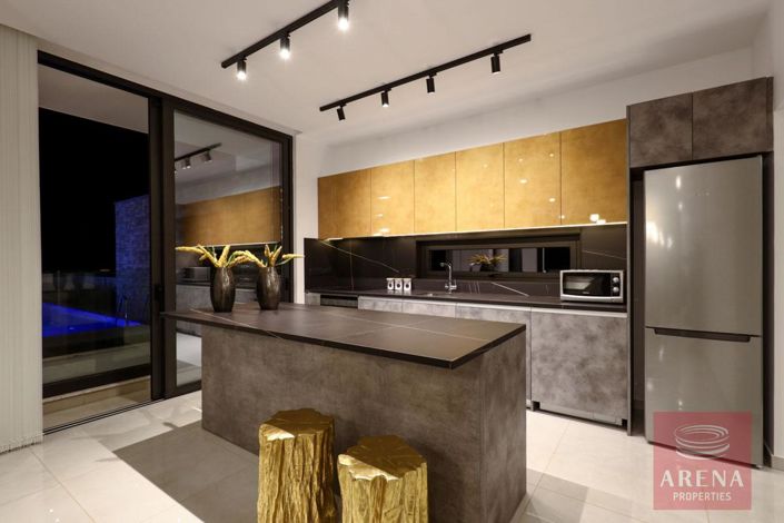 Image No.10-Villa de 5 chambres à vendre à Famagusta