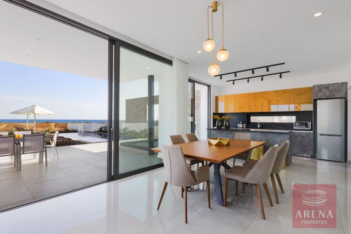 Image No.7-Villa de 5 chambres à vendre à Famagusta