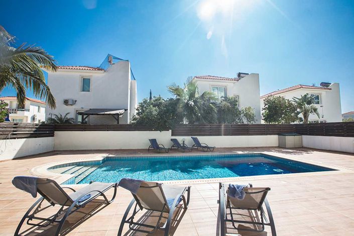 Image No.2-Appartement de 2 chambres à vendre à Famagusta