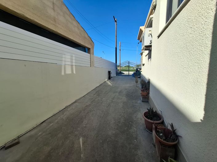 Image No.2-3 Bed Villa for sale