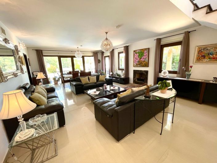 Image No.19-Villa de 4 chambres à vendre à Larnaca