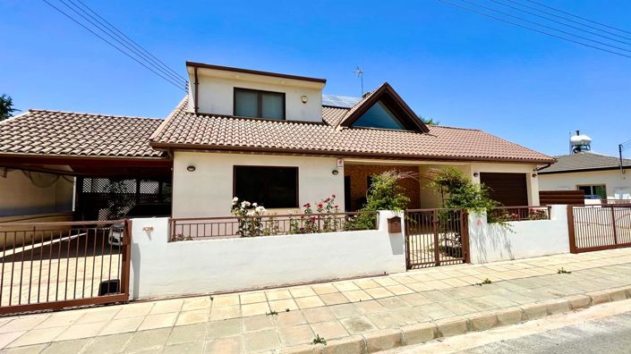 Image No.2-Villa de 4 chambres à vendre à Larnaca