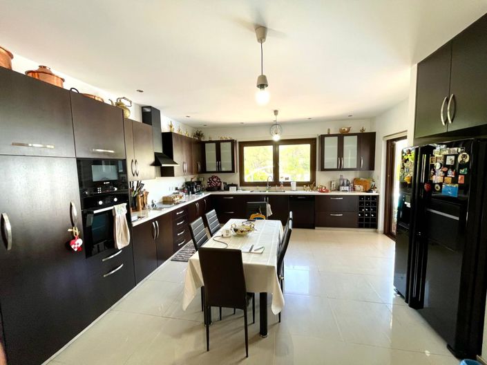 Image No.29-Villa de 4 chambres à vendre à Larnaca