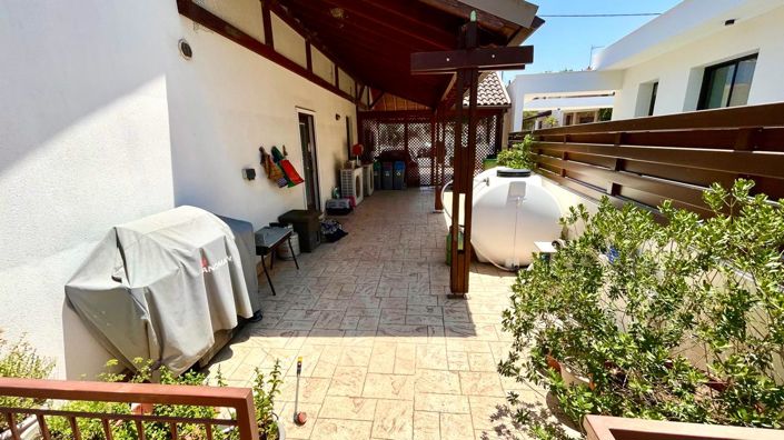 Image No.9-Villa de 4 chambres à vendre à Larnaca