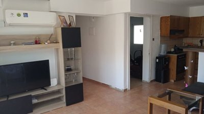 1-apt-livadia-9912-11