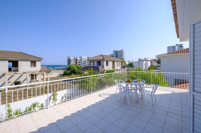 Image No.18-3 Bed Villa for sale