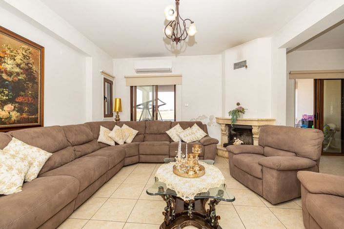 Image No.15-Villa de 4 chambres à vendre à Larnaca