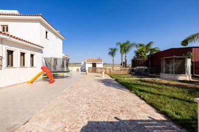 8-5-bed-villa-kiti-10152