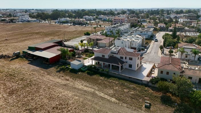Image No.8-Villa de 4 chambres à vendre à Larnaca