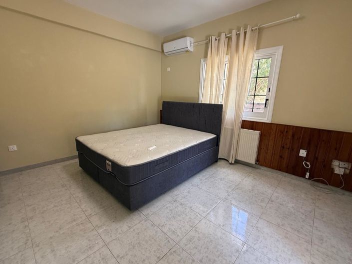 Image No.2-4 Bed Villa for sale