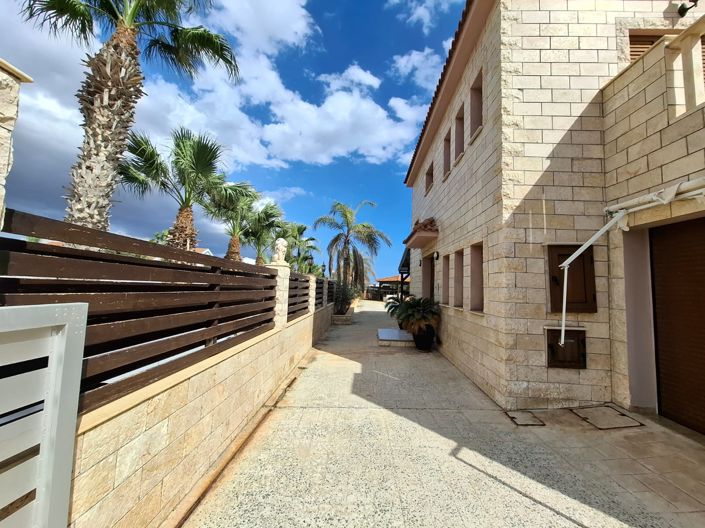 Image No.14-3 Bed Villa for sale