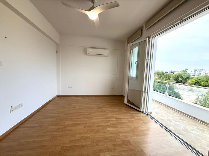 Image No.25-Villa de 4 chambres à vendre à Larnaca