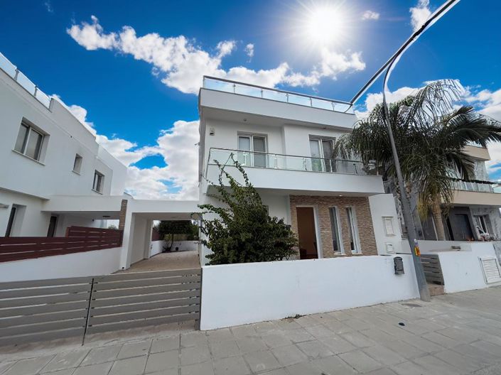 Image No.3-Villa de 4 chambres à vendre à Larnaca