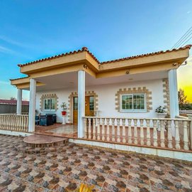Villa de 4 chambres à vendre à Larnaca