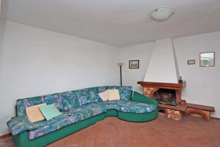 Image No.4-2 Bed House for sale